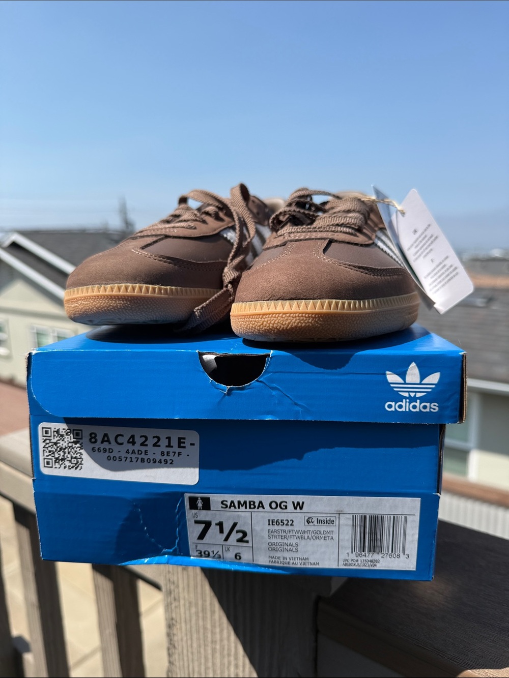 Women’s 7 1/2 adidas Samba OG Brown with White Stripes - Picture 4 of 7